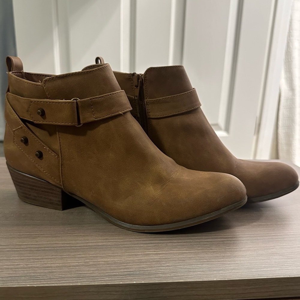 Union Bay tan ankle boots